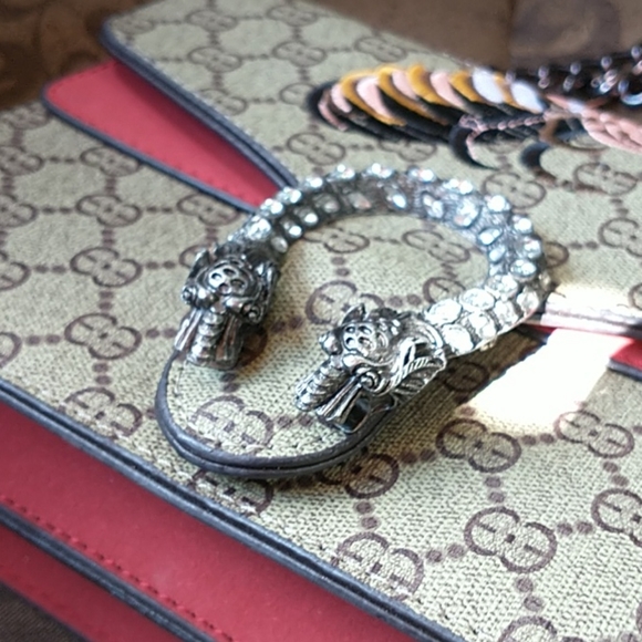 NWOT Gorgeous Convertible Handbag / Crossbody - Picture 5 of 12